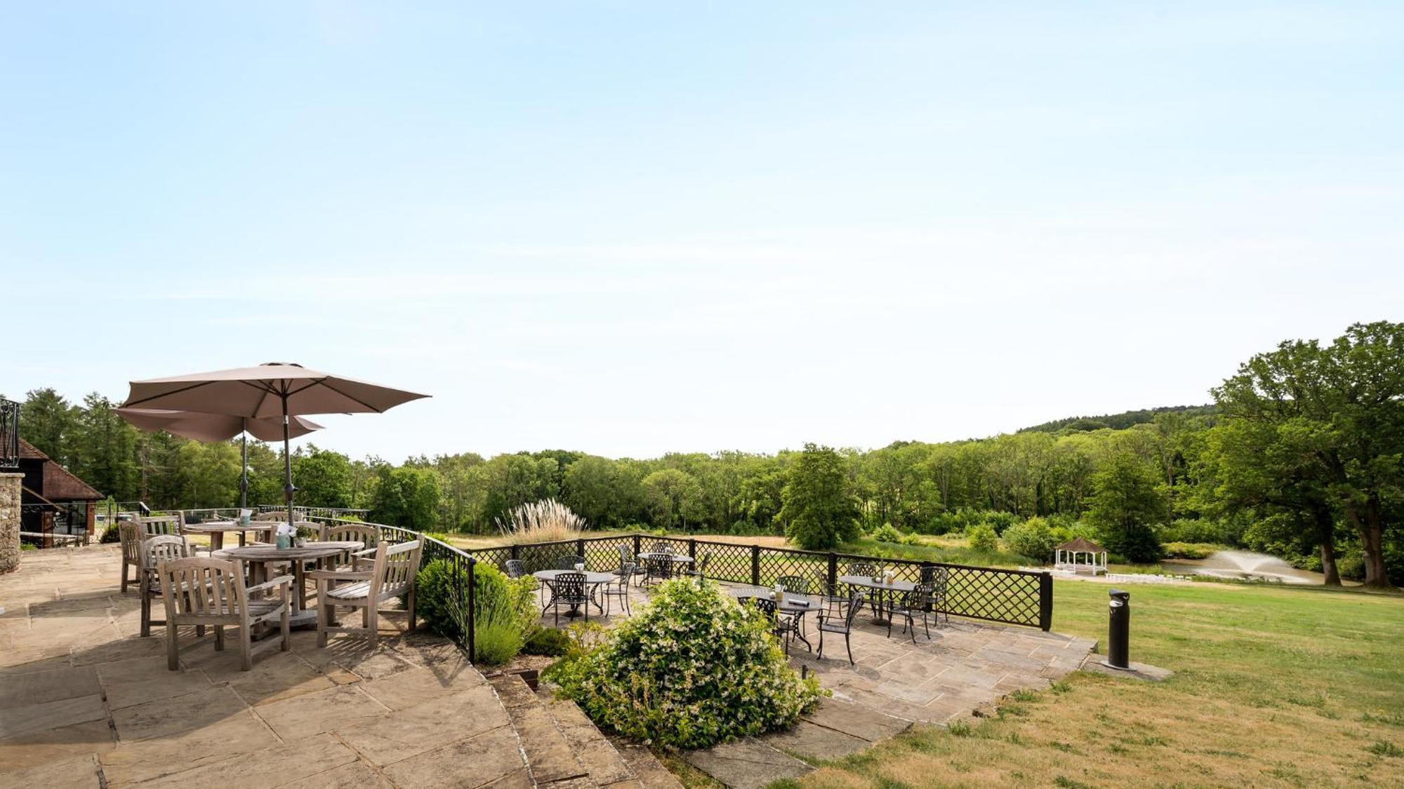 Voco Lythe Hill Hotel & Spa By Ihg เฮเซิลเมียร์ ภายนอก รูปภาพ