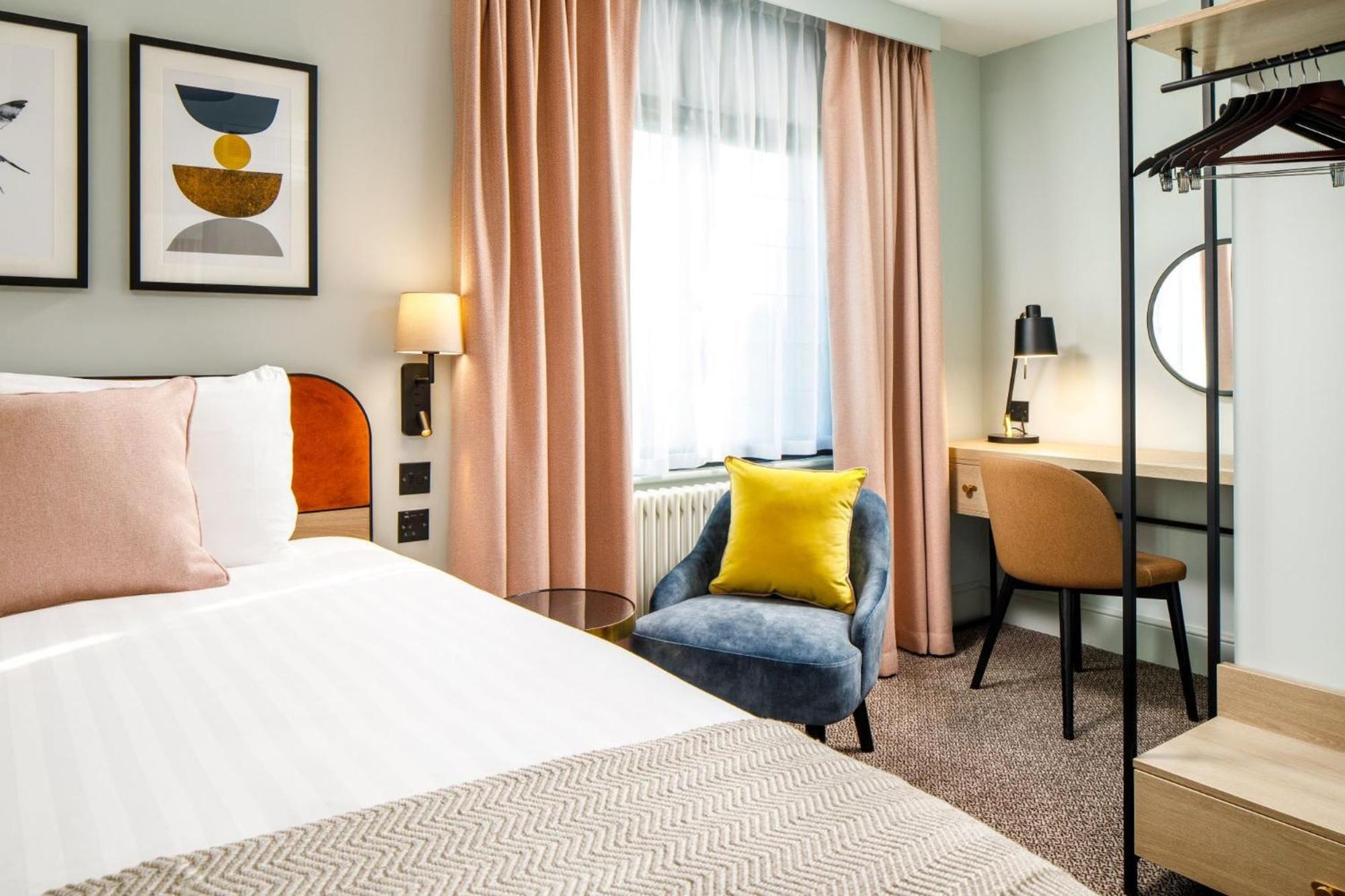 Voco Lythe Hill Hotel & Spa By Ihg เฮเซิลเมียร์ ภายนอก รูปภาพ